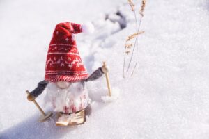 Gnome skiing over shallow snow in Kansas City